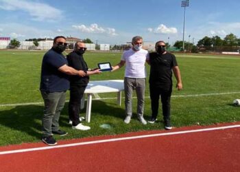 Η “Κοζάνη” βράβευσε τον Δ. Χάιτα του Μακεδονικού Φούφα για την προσφορά του στο ποδόσφαιρο