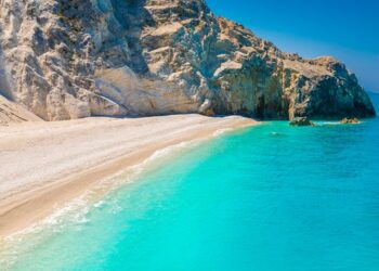 Κορωνοϊός: 3 ελληνικές παραλίες στις 13 ασφαλέστερες της Ευρώπης – Δείτε που βρίσκονται!