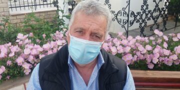 Τί  λένε  πολίτες της Πτολεμαΐδας,  για τον ΥΠΟΧΡΕΩΤΙΚΟ εμβολιασμό?  (γκάλοπ της Κούλας Πουλασιχίδου)