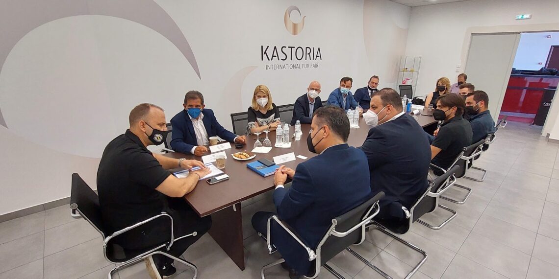 Κρατική συμβολή για τη στήριξη του κλάδου της γούνας ζήτησαν από τον ΓΓ της ΝΔ Γ. Στεργίου οι φορείς της γούνας