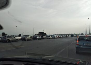 Ώρα 20:10: Τεράστιες ουρές στα διόδια Μαλγάρων