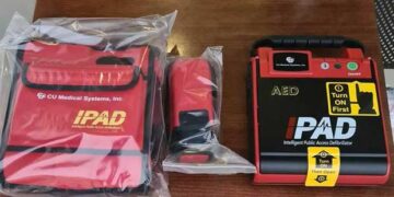 Την τοποθέτηση απινιδωτών σε όλους τους αθλητικούς χώρους και τις σχολικές μονάδες ζητάει ο Ιατρικός Σύλλογος