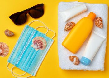 Μπαράζ ακυρώσεων μετά την ψυχρολουσία από τη βρετανική αγορά