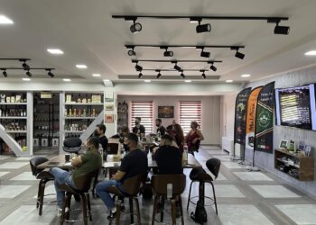 Με επιτυχία ολοκληρώθηκε το πιστοποιημένο σεμινάριο “COFFEE DIPLOMA” από το ΙΕΚ VOLTEROS σε αποκλειστική συνεργασία με μία από τις κορυφαίες εταιρείες καφέ στον κόσμο