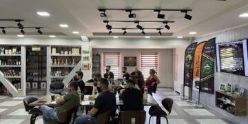 Με επιτυχία ολοκληρώθηκε το πιστοποιημένο σεμινάριο “COFFEE DIPLOMA” από το ΙΕΚ VOLTEROS σε αποκλειστική συνεργασία με μία από τις κορυφαίες εταιρείες καφέ στον κόσμο