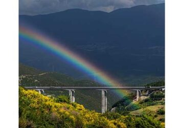 Ένα πανέμορφο ουράνιο τόξο στον Πολύμυλο Κοζάνης (φωτογραφία του Αργύρη Καραμούζα)