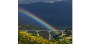 Ένα πανέμορφο ουράνιο τόξο στον Πολύμυλο Κοζάνης (φωτογραφία του Αργύρη Καραμούζα)