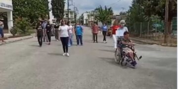 ΕΕΕΕΚ Αλμυρού: “Τα σπάει”. Ο χορευτικός αποχαιρετισμός σε απομίμηση της Μάντισσας της Μαρίνας Σάτι