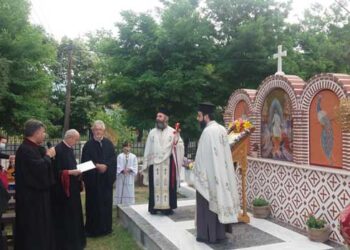 Ξεχωριστός ο σημερινός Εσπερινός και στον Ιερό Ναό Αγίας Σκέπης Πτολεμαΐδας! (Της Κούλας Πουλασιχίδου)
