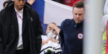 Κρίστιαν Έρικσεν: Ελπίδες από μία φωτογραφία – Μεταφέρθηκε στο νοσοκομείο