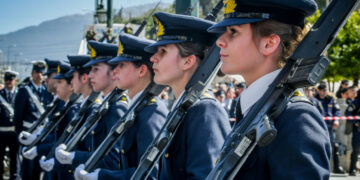 ΣτΕ: Αντισυνταγματικό το ελάχιστο ανάστημα 1.70μ για άνδρες-γυναίκες στις Σχολές Αστυνομίας