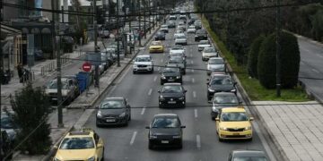 Προσοχή: Πέφτουν οι μάσκες αλλα τα πρόστιμα μένουν – Η νέα ΚΥΑ