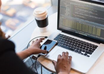 Ψηφιακή κάρτα εργασίας: Με ένα κλικ από το κινητό η προσέλευση και η αποχώρησή από την εργασία