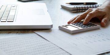 Κίνητρα για ηλεκτρονικές αποδείξεις ετοιμάζει η κυβέρνηση