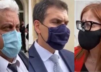 Τι δηλώνουν με την έξοδό τους από το Μικτό Ορκωτό Φλώρινας, οι δικηγόροι των θυμάτων της επίθεσης του δολοφόνου με το τσεκούρι-VIDEO