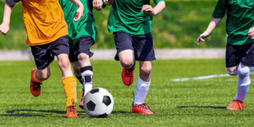 Χαλκιδική: 14χρονος κατέρρευσε στα Μουδανιά την ώρα που έκανε προπόνηση- Καθοριστική η ύπαρξη απινιδωτή