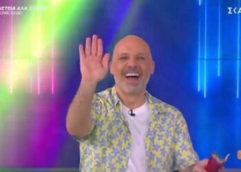 Ο Νίκος Μουτσινάς τα “σπάει” στο “Καλό Μεσημεράκι” με το mix των DJ Παντελή και Πάνου Χαριτίδη