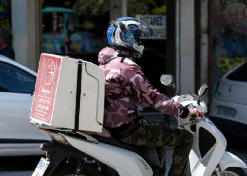 Ανησύχησε ο ντελιβεράς γιατί ο πελάτης σταμάτησε να παραγγέλνει και τον βρήκαν νεκρό