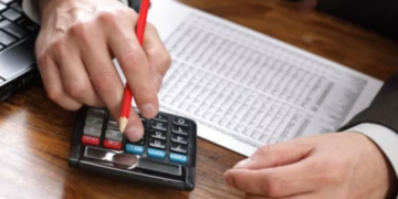 «Ρύθμιση Σταϊκούρα»: Πώς και ποιοι θα πάρουν 420 δόσεις και κούρεμα οφειλής έως 80%