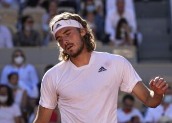 Τζόκοβιτς – Τσιτσιπάς 3-2: Συγκλονιστικός Στέφανος, υποκλίθηκε στο μεγαλείο του Νόλε