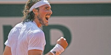 Roland Garros: Μυθικός Τσιτσιπάς προκρίθηκε στον τελικό
