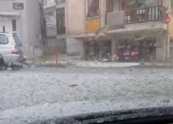 Κοζάνη: Άσπρισε ο τόπος από το χαλάζι – Δείτε VIDEO