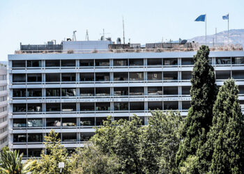 Επιστρεπτέα προκαταβολή: Πώς θα πληρωθούν τα 5,3 δισ.