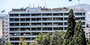 Επιστρεπτέα προκαταβολή: Πώς θα πληρωθούν τα 5,3 δισ.