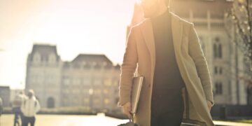 Σακίδια πλάτης για το γραφείο: 3 πράγματα που πρέπει να σκεφτείτε