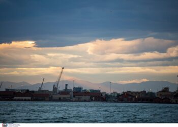 Θεσσαλονίκη: Αναστάτωση για «περίεργο ιπτάμενο αντικείμενο» που έπεσε στο Θερμαϊκό, τι έδειξε η έρευνα