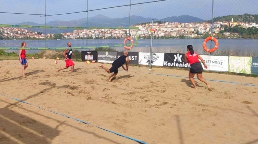Ξεκινά σήμερα στην Καστοριά, με τη στήριξη του Δήμου Καστοριάς,  το “Πανελλήνιο Αναπτυξιακό Τουρνουά Beach Volley”