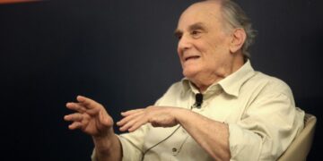 Στ. Ράμφος: Λαθρεπιβάτες της κοινωνικής υγείας οι ανεμβολίαστοι – Μας οδηγούν σε Βατερλό
