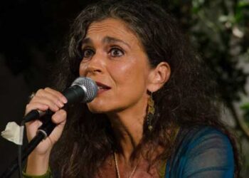 Συναυλία στο νησί του Αγίου Αχιλλείου: Η Σαβίνα Γιαννάτου και ο Ευγένιος Βούλγαρης συνομιλούν με το θεϊκό υπό το βλέμμα του Παζολίνι   «Δώς μοι τοῦτον τον ξένον»