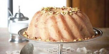 Πολίτικος χαλβάς με βούτυρο και γάλα