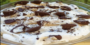 Δροσερό γλυκό ψυγείου με Oreo με γεύση όνειρο