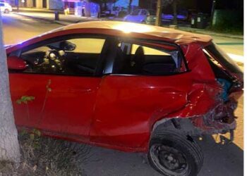 Αμύνταιο: Οδηγός έχασε τον έλεγχο του αυτοκινήτου και «καρφώθηκε» σε άλλα αυτοκίνητα- «Κόλλησε» το γκάζι