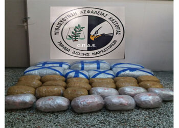 Είχε φουλάρει το αμάξι του με κάνναβη 56χρονος που συνελήφθη στην Καστοριά.  Κατασχέθηκαν -30- συσκευασίες συνολικού βάρους -58- κιλών και -800- γραμμαρίων