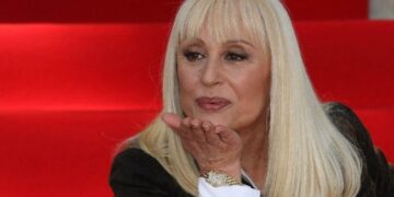 Πέθανε η θρυλική Ραφαέλα Καρά, η διάσημη Ιταλίδα τραγουδίστρια, στα 78 της χρόνια