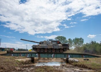 Πέντε μέρες άδεια στον στρατό για όσους εμβολιάζονται