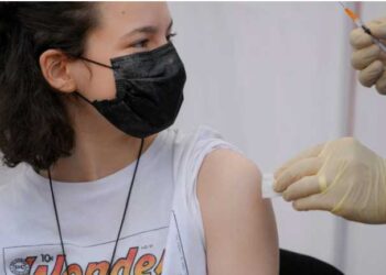 Ξεκινά ο εθελοντικός εμβολιασμός εφήβων 15-17 ετών με mRNA εμβόλια -Ανοίγει η πλατφόρμα