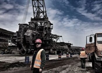 Νέο πρόγραμμα εθελούσιας στη ΔΕΗ- Τα κίνητρα, οι ηλικίες και ο αριθμός των εργαζομένων