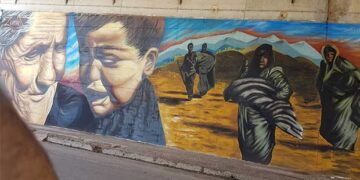 Συγκινεί και εντυπωσιάζει το γκράφιτι με θέμα την προσφυγιά κάτω από τη γέφυρα στον Κόμβο Μαυροδεντρίου