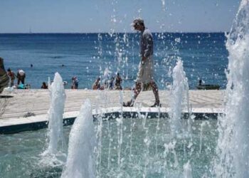 Ο καύσωνας «θηρίο» σαρώνει τη χώρα: «Θα μείνει στην ιστορία», λένε οι μετεωρολόγοι -Πότε κορυφώνεται