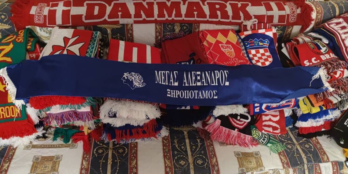 Κασκόλ ομάδων από τη Φλώρινα μέχρι το…Θιβέτ στη συλλογή δυο φίλων από τη Θεσσαλονίκη