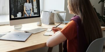 4 πλεονεκτήματα της online εκπαίδευσης