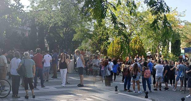 Η συγκέντρωση των πολιτών κατά των υποχρεωτικών εμβολιασμών στην κεντρική πλατεία της Πτολεμαΐδας