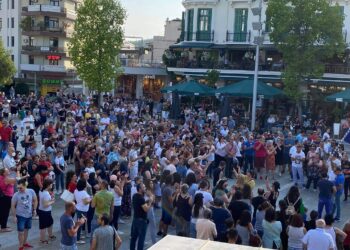 Κοζάνη: Συγκέντρωση πολιτών κατά της υποχρεωτικοτητας των εμβολιασμών