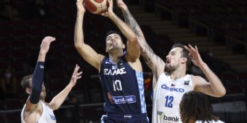 Τσεχία – Ελλάδα 97-72: Όνειρο ήταν και πάει η πρόκριση στους Ολυμπιακούς, κατέρρευσε η Εθνική στον τελικό της Βικτόρια