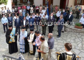 Επεισοδιακές οι εκδηλώσεις μνήμης στο Λέχοβο -Διεκόπησαν μετά από λιποθυμίες που προκάλεσαν σοβαρό τραυματισμό-16χρονος λιποθύμησε και έπεσε πάνω σε ξιφολόγχη