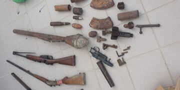 Πραγματικό οπλοστάσιο είχε 51χρονος στην Φλώρινα. Κατασχέθηκαν μεταξύ άλλων 1 πλήρες αντιαρματικό με -3- κεφαλές, -3- βλήματα πυροβολικού, -6- χειροβομβίδες, -3- πολεμικά τυφέκια, -4- πιστόλια και -1.455- φυσίγγια